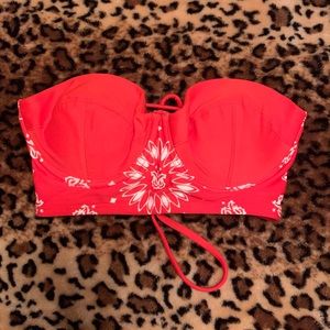 Red bandana print strapless bikini top